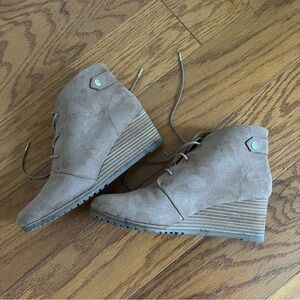 Dr. Scholl’s Conquer Women's Tan Wedge Ankle Boots 9.5 toasted coconut shoes